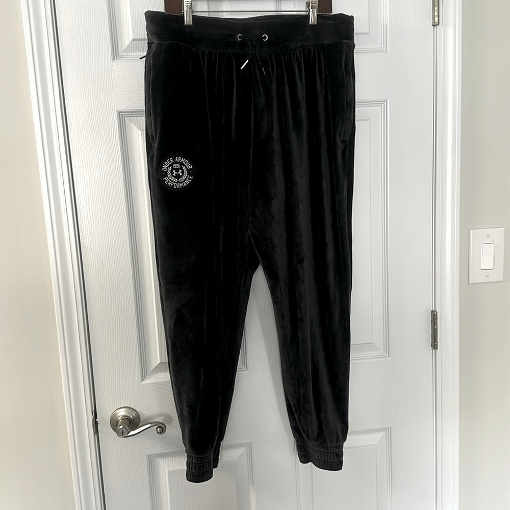 Under Armour Velar joggers. XL. Dark grey.